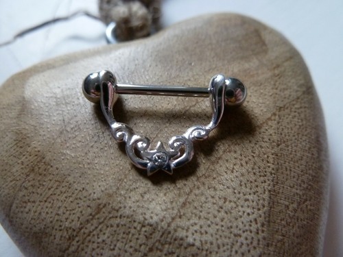 Piercing nippel brustwarze - nippel,