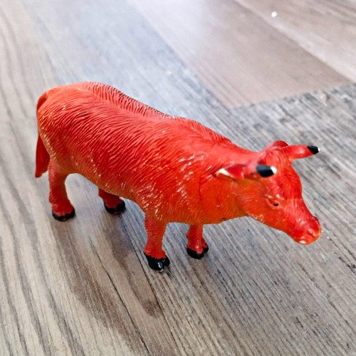 Kuh tierfigur aus kunststoff - kuh,