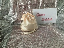 PEARL DUCHESS SATIN DETAIL