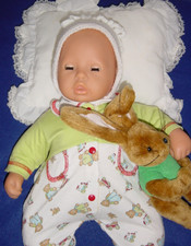 Babypuppe Chou Chou von Zapf, 42 cm mit viel Kleidung und Häschen