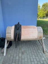 holzpferd voltigierpferd mit altem gurt