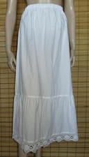 WEISSER TRACHTEN-UNTERROCK -