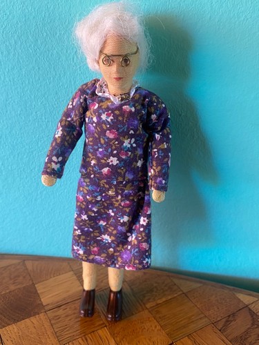 Oma alte dame biegepuppe erna - biegepuppe,