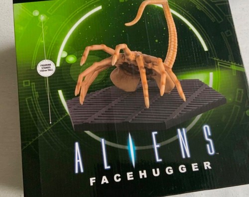 Facehugger statue - facehugger,