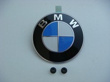 NEU 3D ORIGINAL BMW Emblem Plakette Ø 82mm 51148132375 2x Tüllen Motorhaube Heck