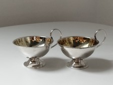 2 x 830 Silber Becher / Tasse mit Innenvergoldung, gehämmert