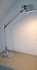 Artemide Tolomeo Tavolo Aluminium mit stabilem Tischfuß