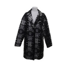 Minx by Eva Lutz, Mantel