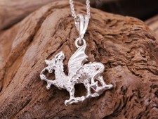 Solid Sterling Silber Walisische Cymru Drachen Anhänger & Halskette Britische
