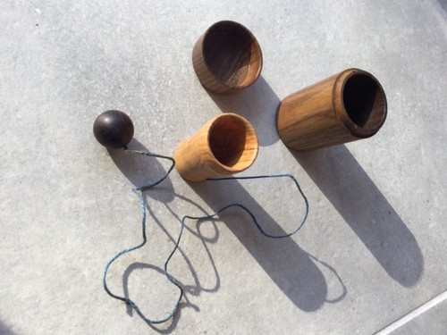 Holzdose becherfangspiel - 2.,