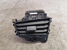 VW Polo AW L�ftungsgitter L�ftungsd�se 5 T�rer Flie�heck 2G1819703 325472