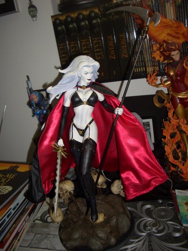 Lady death statue sideshow - statue,
