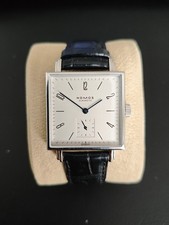 Nomos Tetra mit zusätzlicher
