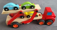 Holz-Autotransporter mit 4