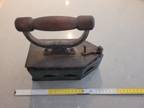 Antikes kohlebügeleisen aus - antikes,