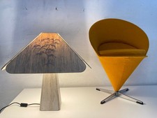 Große Tischlampe mit
