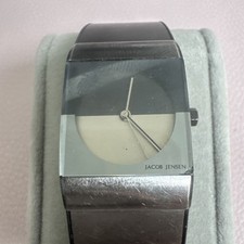 Jacob Jensen Design Armbanduhr Modell BC 681