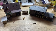 Konvolut H0 Bauernhaus mit Kibri 9790 Scheune Schuppen gebaut und Zubehör