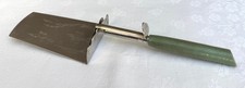alter Tortenheber Kuchenschaufel Schieber vorn gerade grüner Griff ca. 24,2 cm
