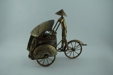 Alte asiatische Figur Rikscha