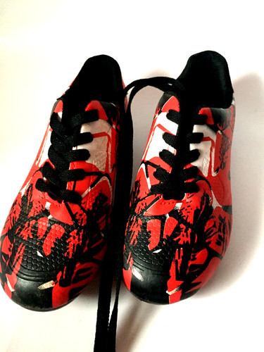 Fussballschuhe rot schwarz