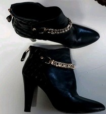 Guess Stiefelette Gr. 40 schwarz Leder Goldkette Ankle Boots High Heels