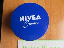 Alte leere NIVEA Creme Dose