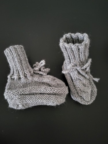 Gestrickte babyschuhe länge - gestrickte,