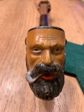 Alte originelle Pfeife aus Ton