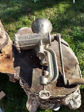 Alter manueller Metzgerhäcksler "Le Pratique 20" authentischer alter Zerkleinerer 