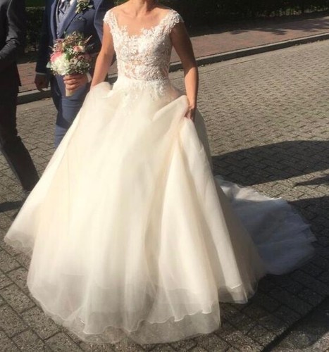 Brautkleid