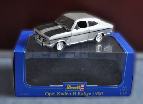 Revell 08445 - revell-08445-revell-1:18, opel