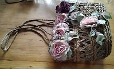 Alte Schultertasche Seegras o. Bast? mit Kunstrosen Verziert, Vintage, D1180