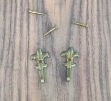 Nostalgie Landhaus Vintage Messing Haken Wandhaken Lilie + Schrauben