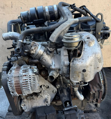 Motor nissan navara d40 - motor,