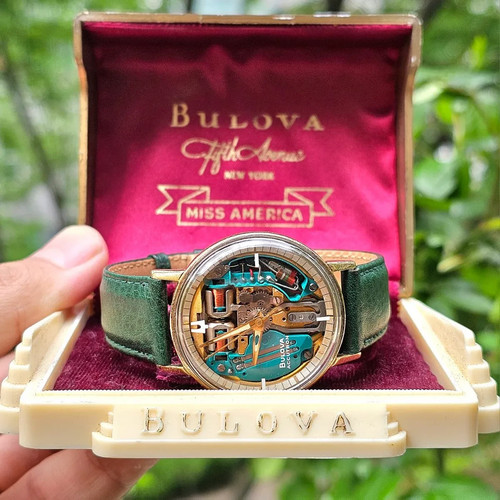 Vintage bulova accutron - bulova,