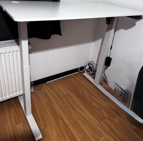 Elektrisch höhenverstellbarer
