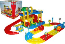 WADER Garage Nr. 1 Parkhaus Parkgarage Autogarage mit Spielstrasse