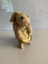 Stofftier Plüschhase Spielzeug Antik Hase mit Trommel zum aufziehen Sammler