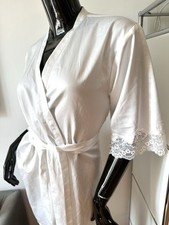 Mrs. Braut Kimono Satin Spitze