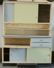 1950er Jahre Küchenschrank quasi zu verschenken (zum Aufarbeiten)