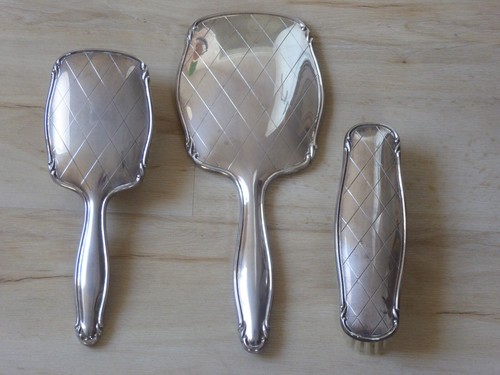 Art deco frisier set - art,