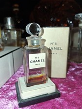 Chanel Parfum No 5, eingeschl