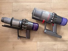2x Dyson V15 / V11 defekt an