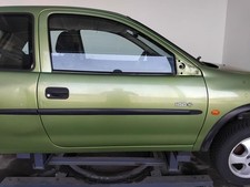 Opel Corsa B Tür vorn rechts Beifahrertür 49L kiwigrünmetallic 3-türig BJ2000