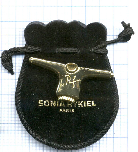 Vintage pin pullover - ", "