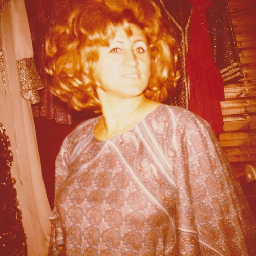 Stilvolle junge frau - stilvolle, im