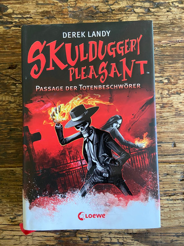Skulduggery pleasant passage - pleasant,