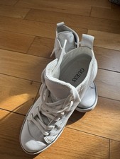 Guess Damen Schuhe Weiß aus