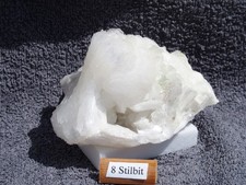 Stilbit xx  m. Analcim xx a. Bombay   Nr. 2462